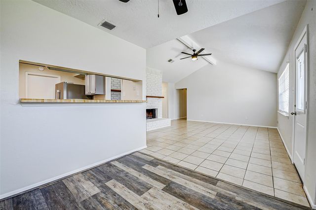 9842 Shell Rock Road, La Porte, TX 77571