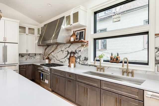 1931 N Whipple Street, Chicago, IL 60647