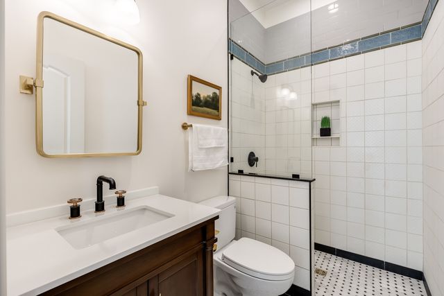 1931 N Whipple Street, Chicago, IL 60647