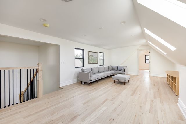 1931 N Whipple Street, Chicago, IL 60647