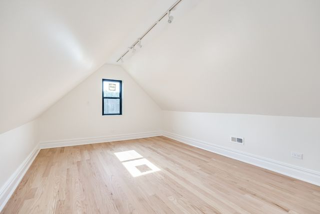 1931 N Whipple Street, Chicago, IL 60647