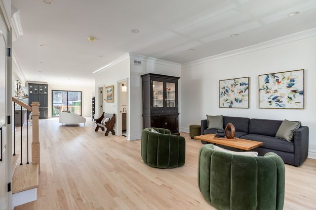 1931 N Whipple Street, Chicago, IL 60647