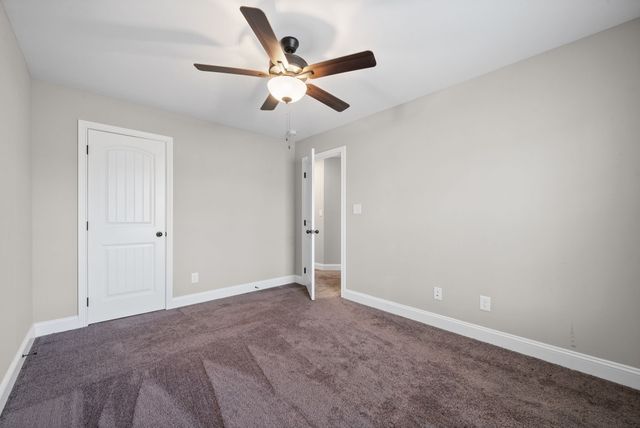 1125 Racker Dr, Clarksville, TN 37043