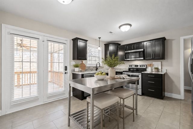 1125 Racker Dr, Clarksville, TN 37043