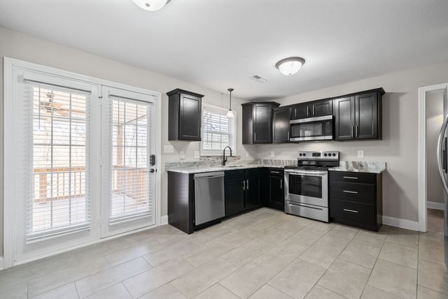 1125 Racker Dr, Clarksville, TN 37043