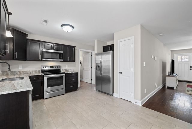 1125 Racker Dr, Clarksville, TN 37043