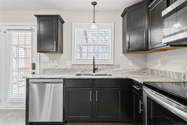 1125 Racker Dr, Clarksville, TN 37043