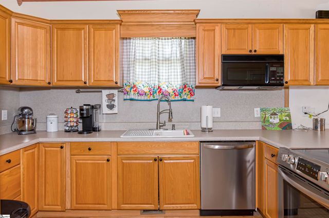 122 Fair Haven Court, Seneca, SC 29672