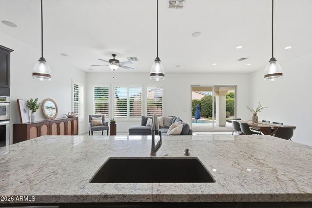 3280 E COCONINO Drive, Gilbert, AZ 85298