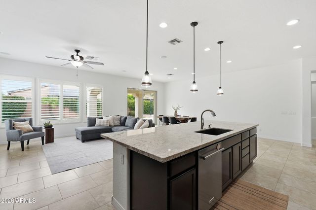 3280 E COCONINO Drive, Gilbert, AZ 85298