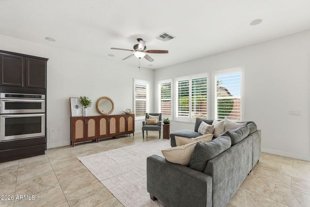 3280 E COCONINO Drive, Gilbert, AZ 85298