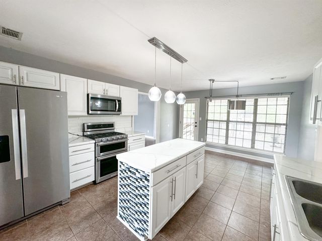 1404 Lauren Drive, Searcy, AR 72143