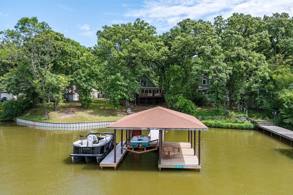 237 Ben Lacy Drive, Gun Barrel City, TX 75156