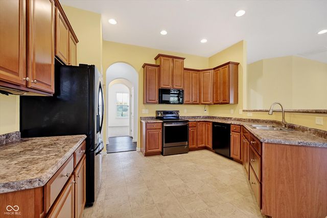 6710 Fox Club Lane, Brownsburg, IN 46112