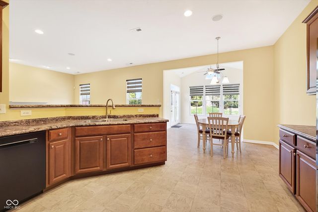 6710 Fox Club Lane, Brownsburg, IN 46112