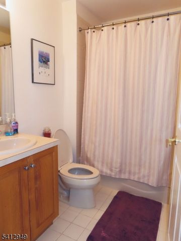 317 Kensington Ln, Livingston Twp., NJ 07039