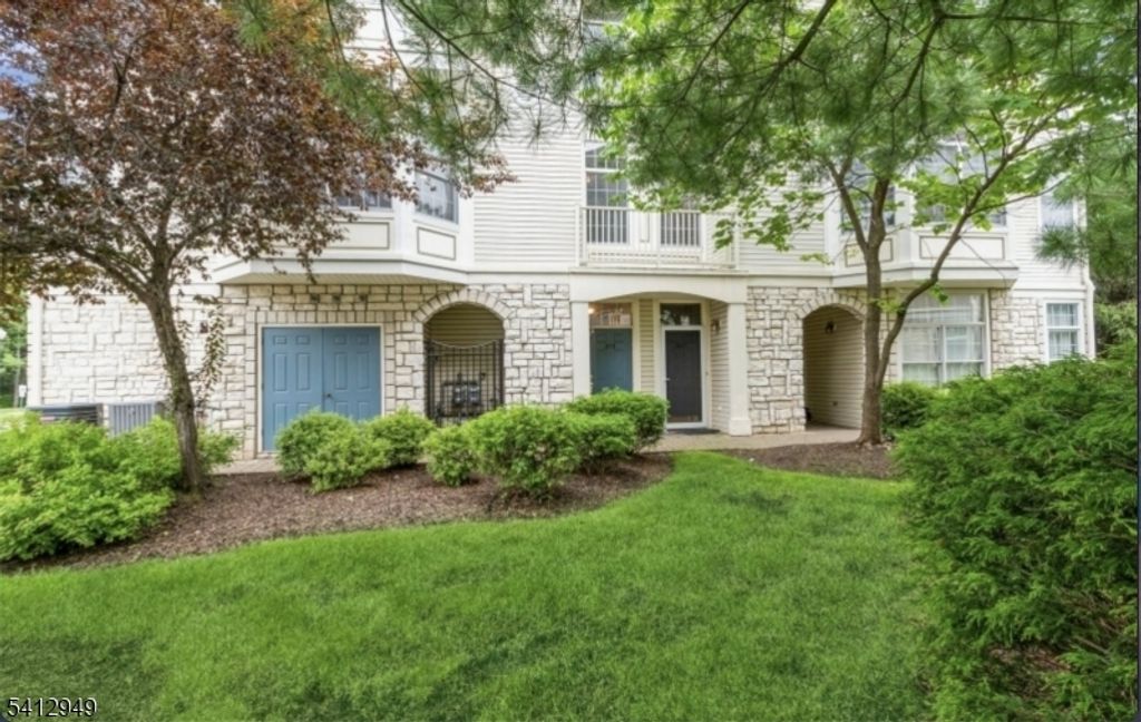 317 Kensington Ln, Livingston Twp., NJ 07039