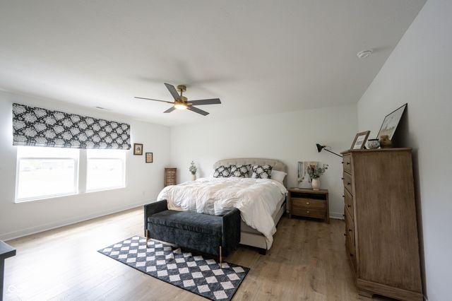 327 Waterford Lane, Westfield, IN 46074