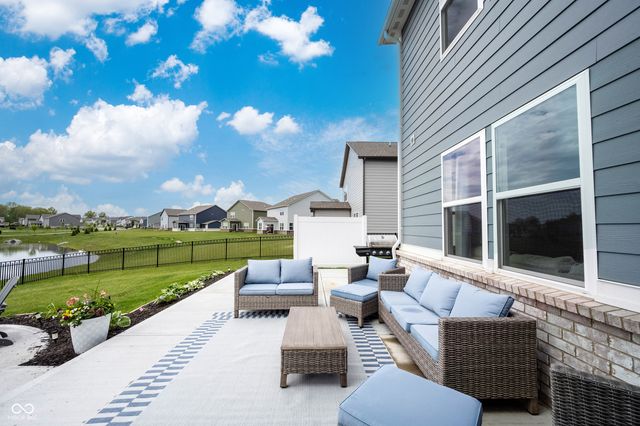 327 Waterford Lane, Westfield, IN 46074