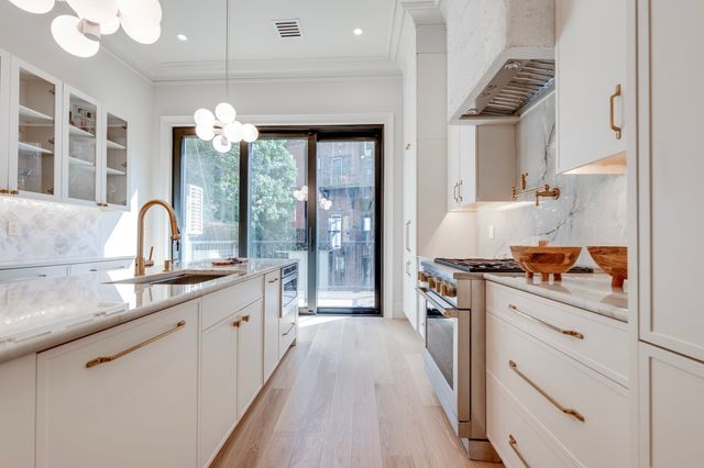 298 Columbus Ave 3, Boston, MA 02116