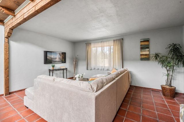 4605 Haines Avenue NE, Albuquerque, NM 87110