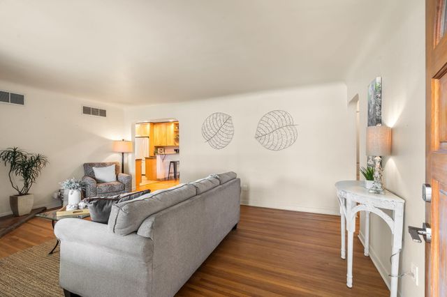 4605 Haines Avenue NE, Albuquerque, NM 87110