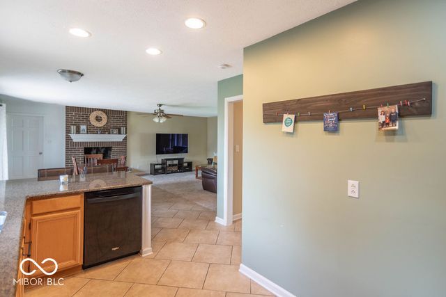 8885 E County Road 600 N, Brownsburg, IN 46112