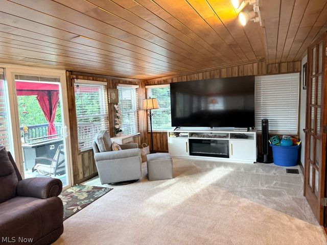 10457 Persimmon Street NW, Canal Fulton, OH 44614