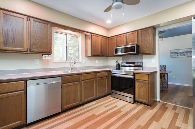 13331 Crane Ridge Drive, Fenton, MI 48430