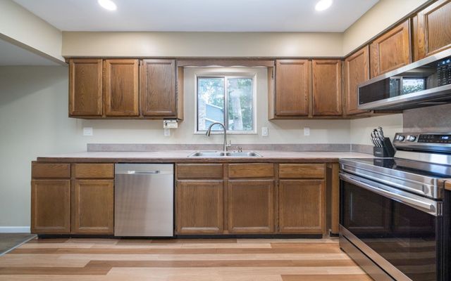 13331 Crane Ridge Drive, Fenton, MI 48430