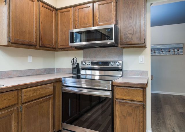 13331 Crane Ridge Drive, Fenton, MI 48430