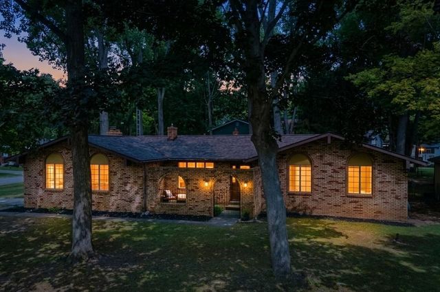 13331 Crane Ridge Drive, Fenton, MI 48430