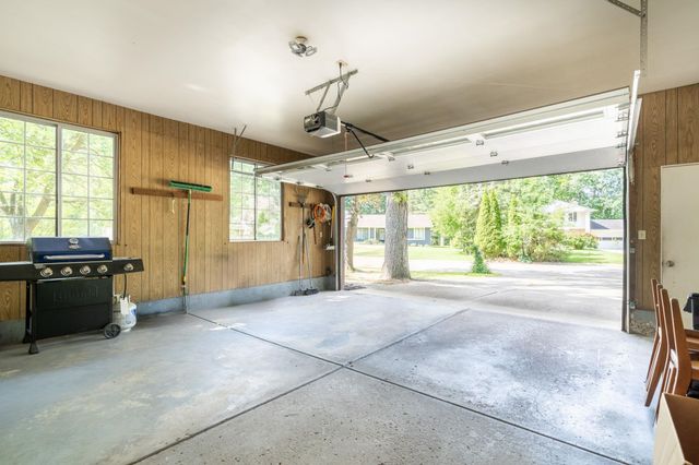 13331 Crane Ridge Drive, Fenton, MI 48430