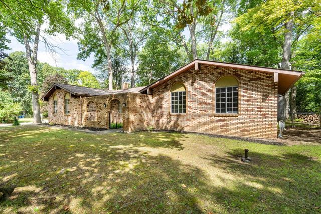 13331 Crane Ridge Drive, Fenton, MI 48430