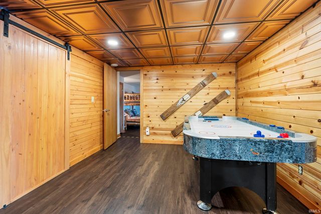 680 Lane 150H Hamilton Lake, Hamilton, IN 46742