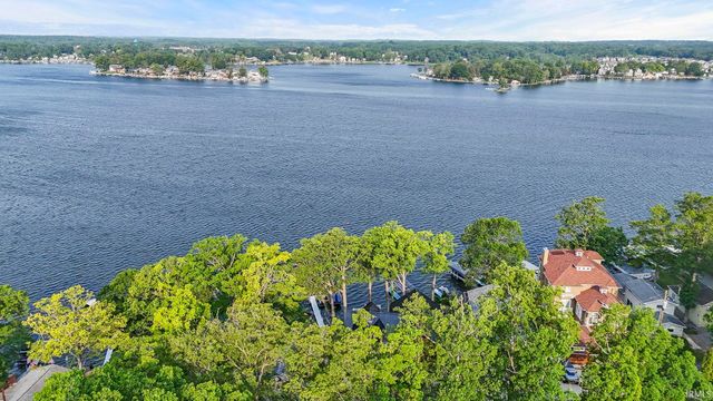 680 Lane 150H Hamilton Lake, Hamilton, IN 46742