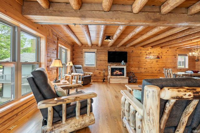 680 Lane 150H Hamilton Lake, Hamilton, IN 46742