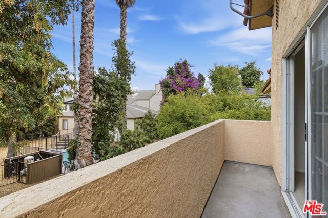 19250 Oxnard Street, Tarzana (los Angeles), CA 91356