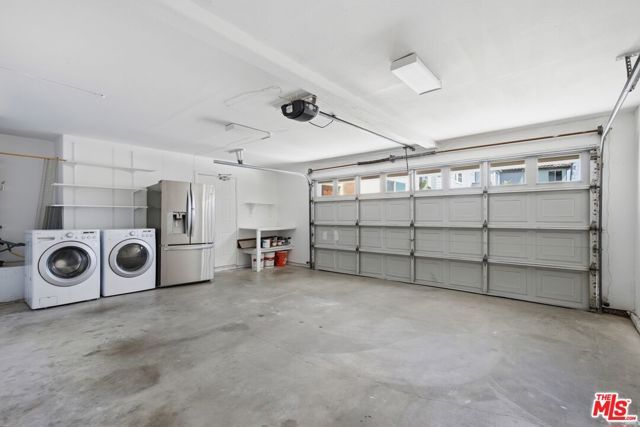 19250 Oxnard Street, Tarzana (los Angeles), CA 91356