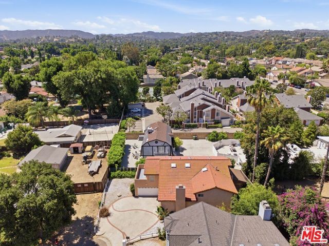 19250 Oxnard Street, Tarzana (los Angeles), CA 91356