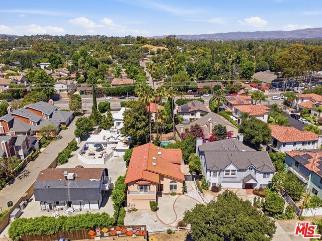 19250 Oxnard Street, Tarzana (los Angeles), CA 91356
