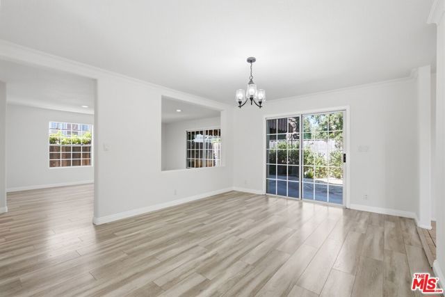19250 Oxnard Street, Tarzana (los Angeles), CA 91356