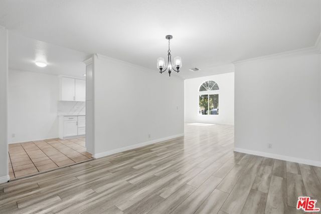 19250 Oxnard Street, Tarzana (los Angeles), CA 91356