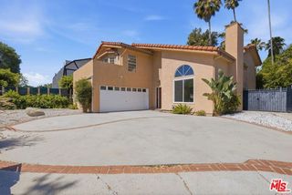 19250 Oxnard Street, Tarzana (los Angeles), CA 91356