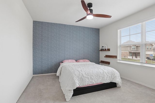160 Sweetleaf DR, Buda, TX 78610