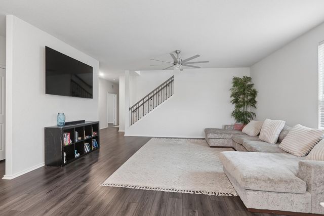 160 Sweetleaf DR, Buda, TX 78610