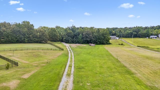 3438 Dobbins Pike, Portland, TN 37148