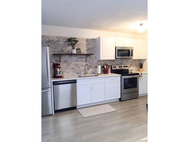 2756 E Nichols Cir, Centennial, CO 80122