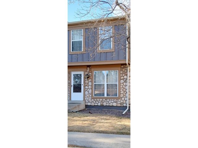 2756 E Nichols Cir, Centennial, CO 80122