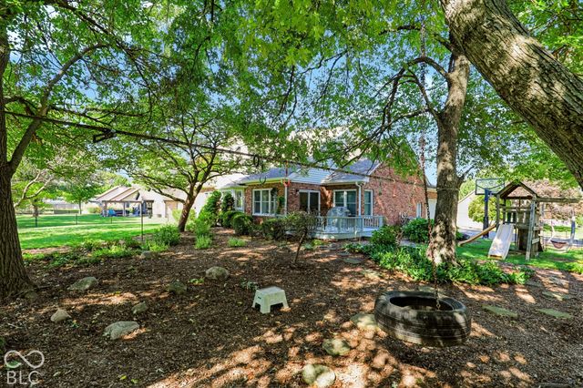 225 Deer Trace Court, Pittsboro, IN 46167
